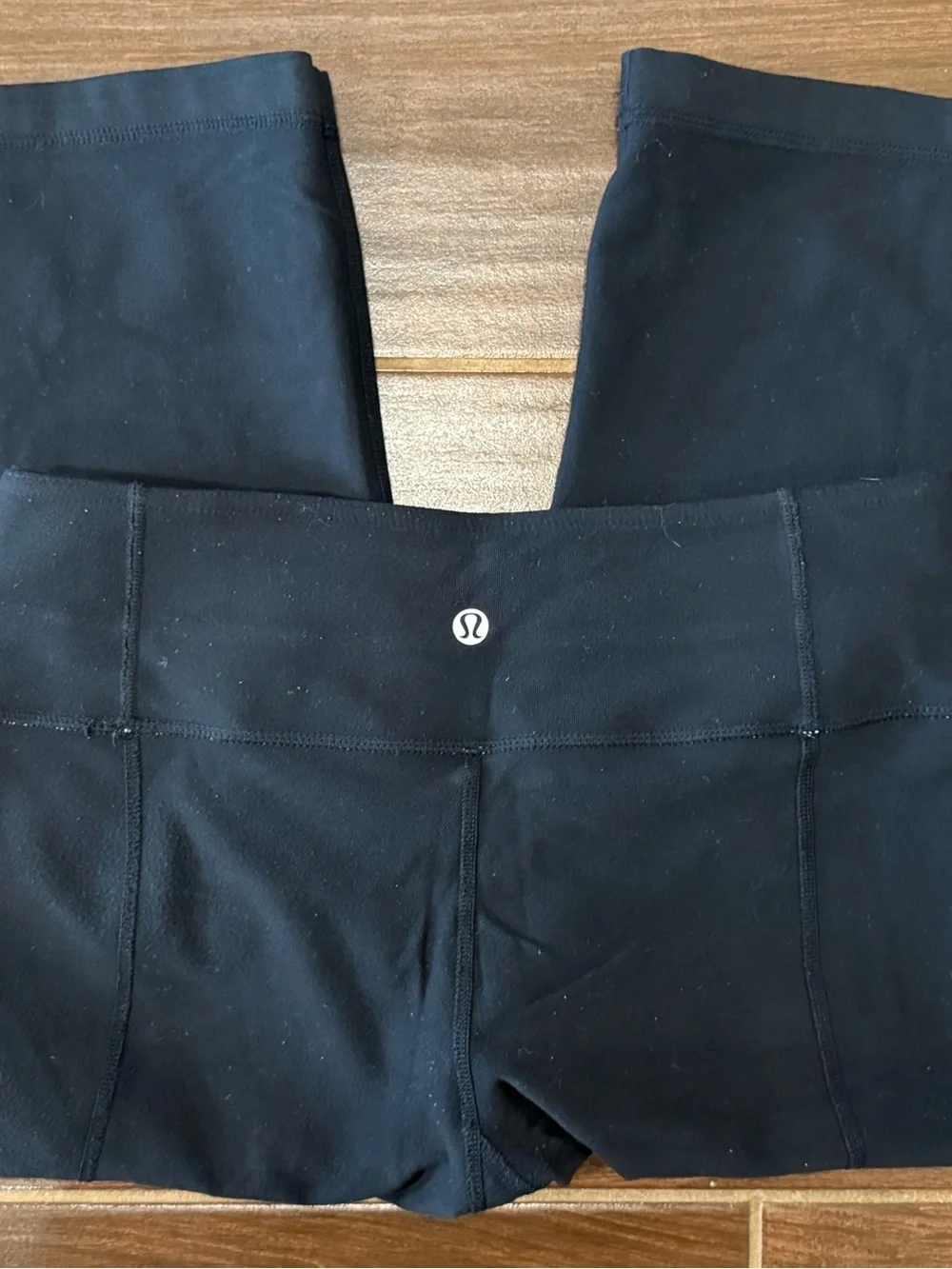 Vintage lululemon Reversible Groove Crop | 2010 | Size 6 | Black/White Floral